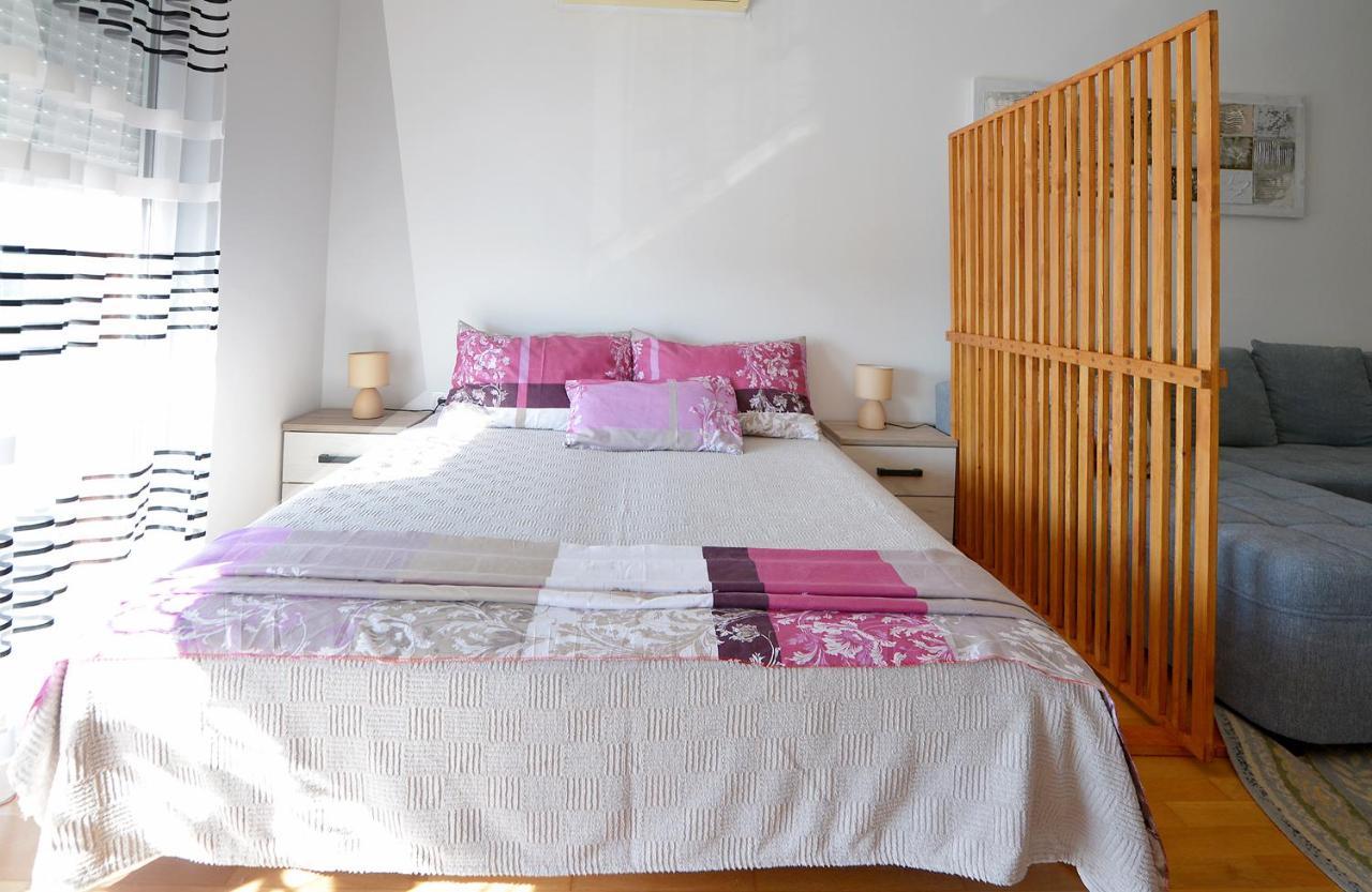 Lungo Mare Apartment With Terrace Pula Exterior foto