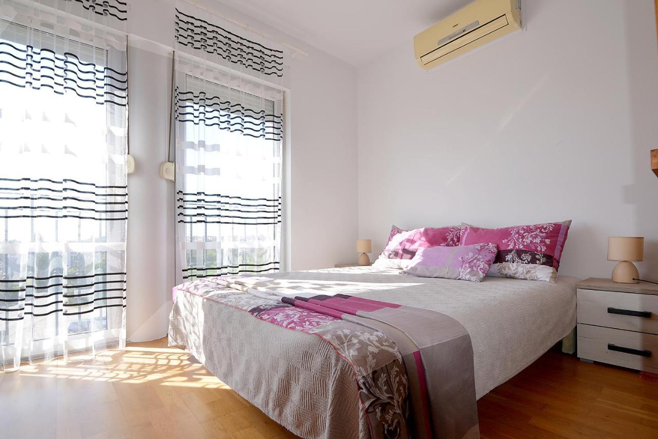 Lungo Mare Apartment With Terrace Pula Exterior foto